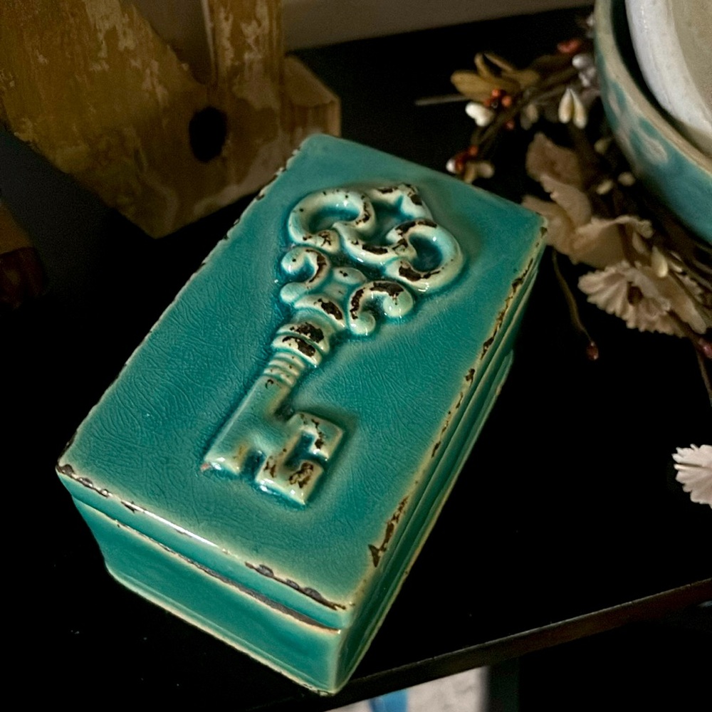 Vintage Ceramic Decorative Trinket Holder